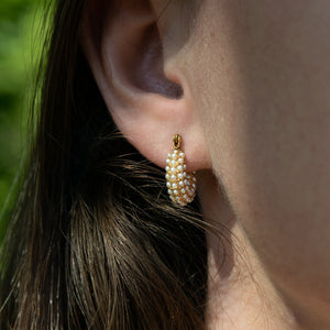 Pearl donut oorbellen goud
