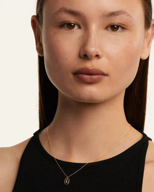 Essante™ Initial Ketting