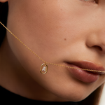 Essante™ Initial Ketting