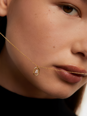 Essante™ Initial Ketting