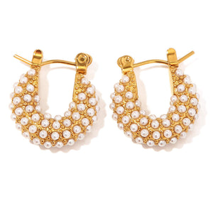 Pearl donut oorbellen goud